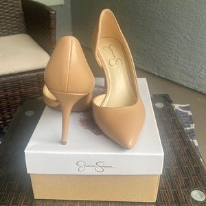 Nude Jessica Simpson High Heel. Only worn once! Box included if wanted!